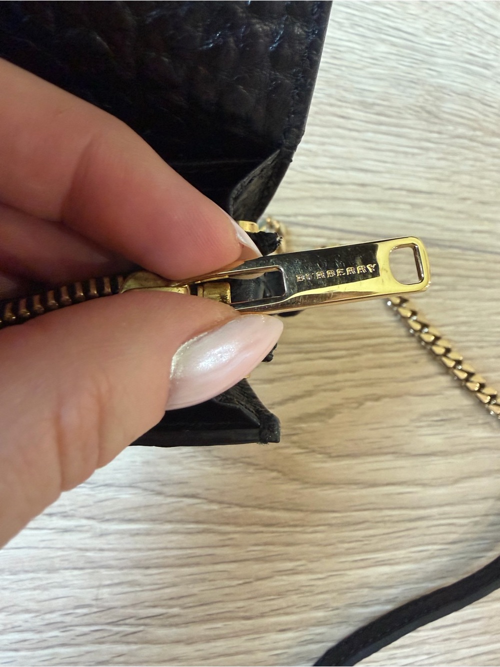 Burberry Madison wallet on gold chain - Picture 5 of 10